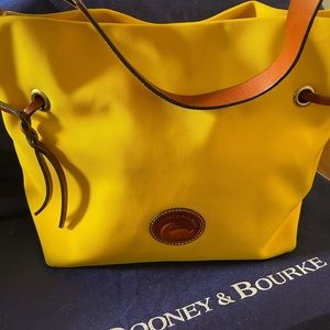 DOONEY AND BOURKE MUSTARD SHOULDER BAG